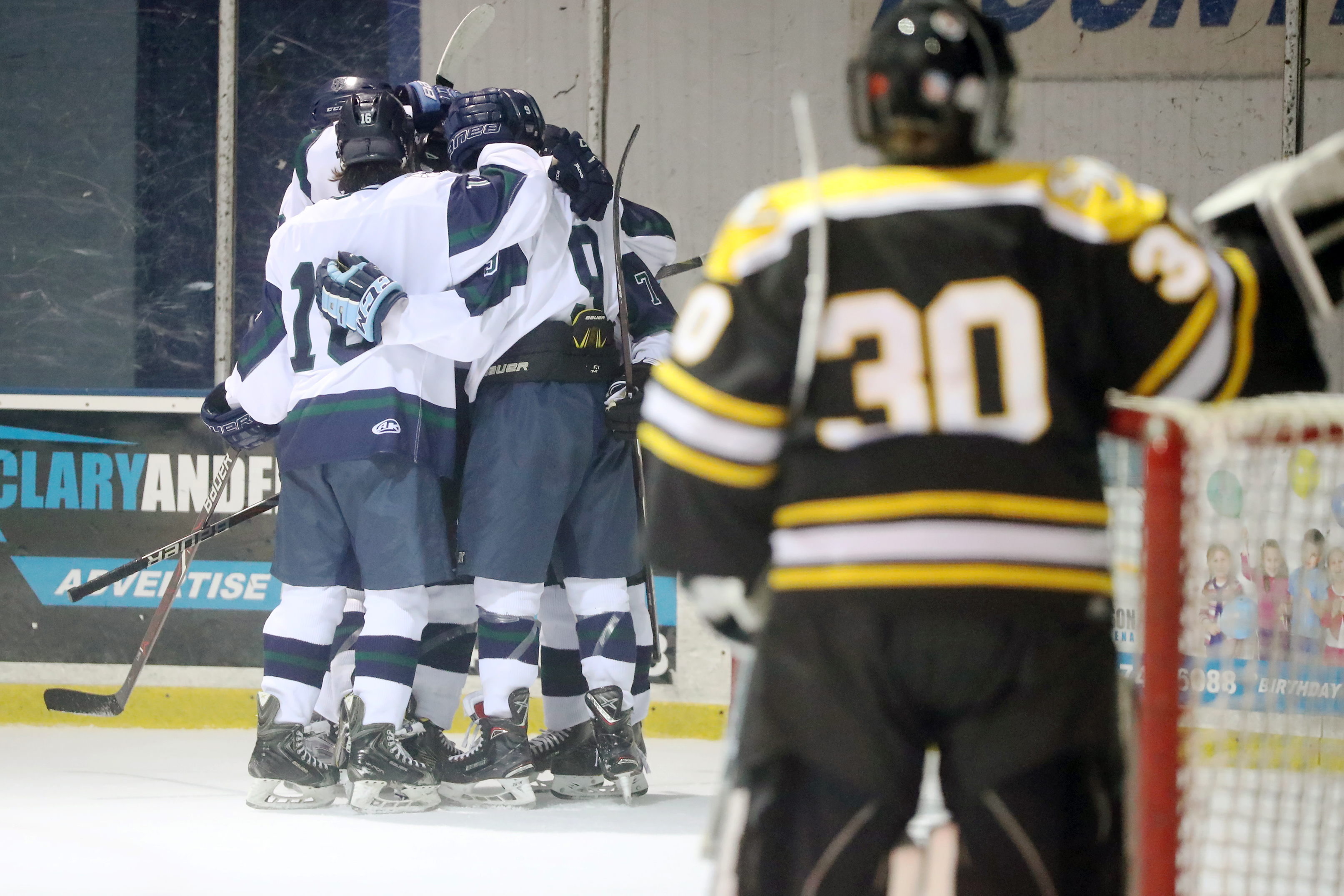 Montclair Hockey: Cougars edge Vianney in wild third period